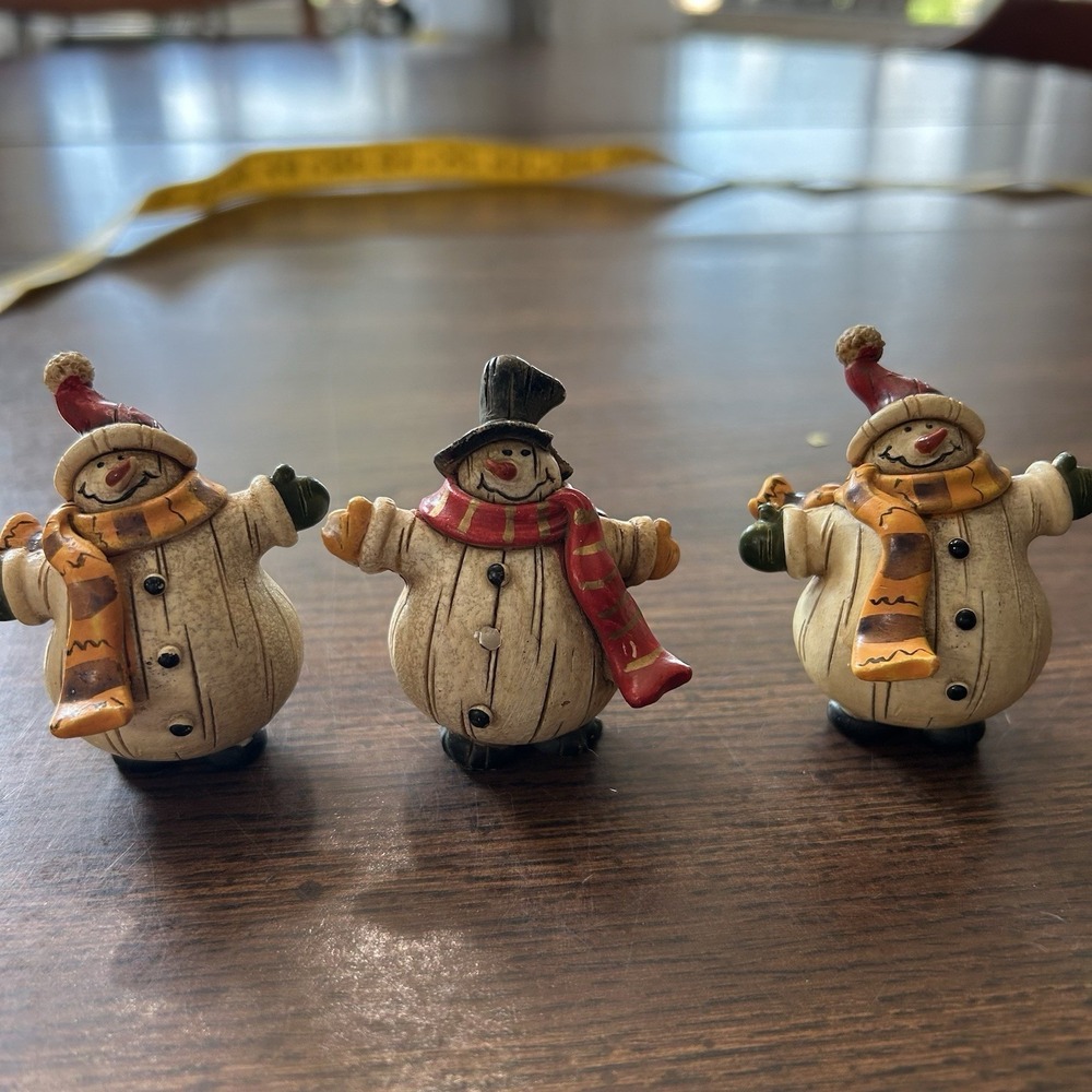 Set Of 3 Resin Snowmen Figurines Rustic Folk Art Farm House Christmas